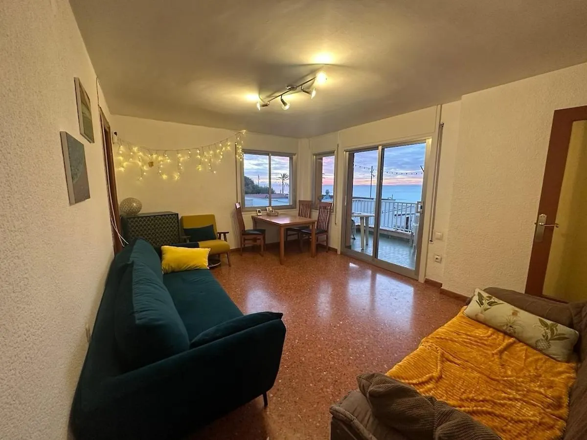 Beachfront Apartment Sant Salvador